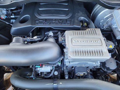 Used 2024 RAM 1500 Laramie image 26