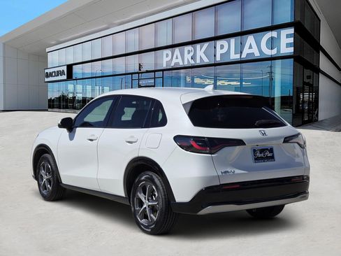 Used 2023 Honda HR-V EX-L image 4