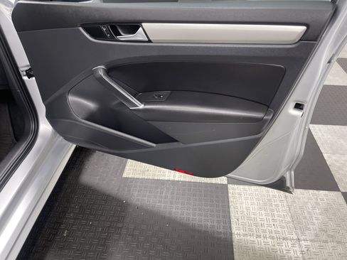 Used 2020 Volkswagen Passat 2.0T SE image 23