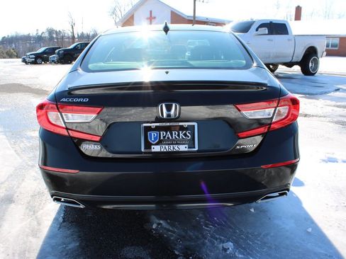 Used 2019 Honda Accord Sport image 8