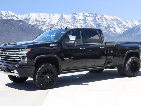 Used 2022 Chevrolet Silverado 3500 High Country w/ Safety Package II AWD/4WD image 2