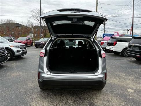 Used 2023 Ford Edge SE image 7