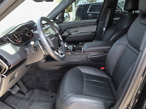 Used 2025 Land Rover Range Rover Sport SE AWD/4WD image 17