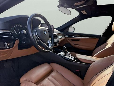 Used 2019 BMW 540i xDrive image 10