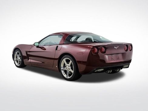 Used 2006 Chevrolet Corvette Coupe w/ Preferred Equipment Group RWD image 3