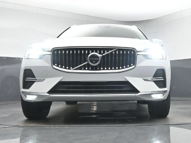 Used 2023 Volvo XC60 B5 Plus w/ Protection Package Premier FWD image 11