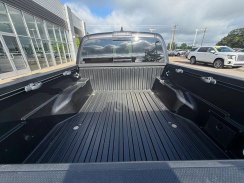 Used 2023 Toyota Tacoma TRD Off-Road AWD/4WD image 8