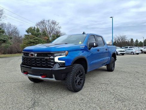 Used 2023 Chevrolet Silverado 1500 ZR2 image 3