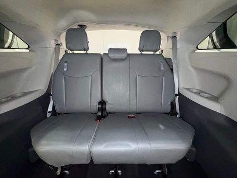 Used 2023 Toyota Sienna XLE image 23