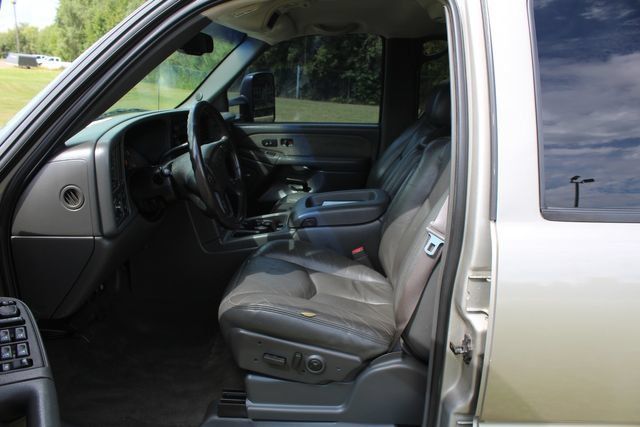 Used 2003 Chevrolet Silverado 2500 LT RWD image 22