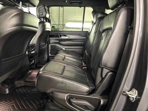 Used 2022 Jeep Wagoneer Series I w/ Convenience Group I AWD/4WD image 29