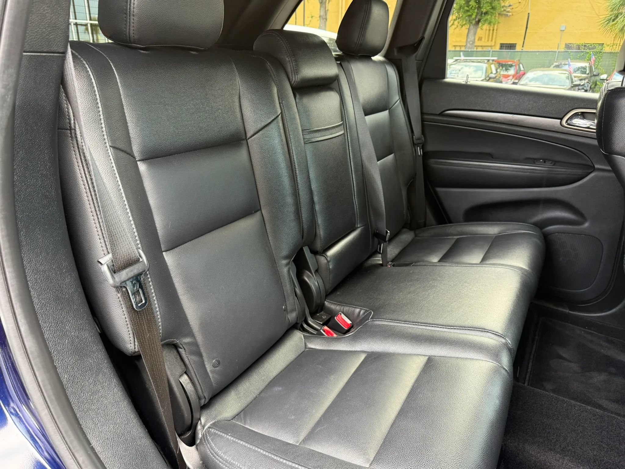 Used 2017 Jeep Grand Cherokee Laredo w/ Quick Order Package 2BE RWD image 16