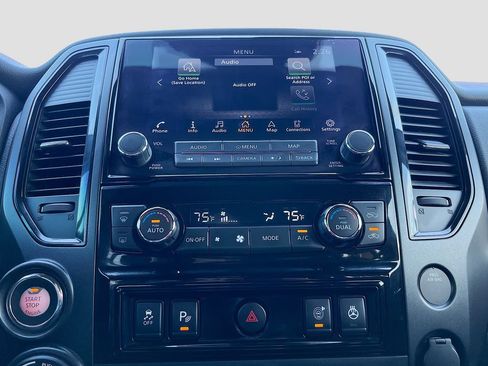 Used 2023 Nissan Titan PRO-4X w/ Pro-4x Convenience Package AWD/4WD image 15