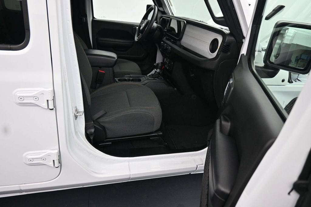Used 2024 Jeep Wrangler Unlimited Sport AWD/4WD image 23