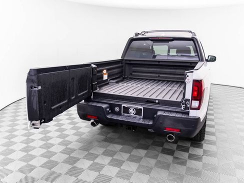 Used 2025 Honda Ridgeline TrailSport image 34