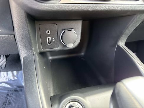 Certified 2025 Nissan Kicks Play S image 26