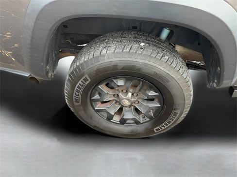 Used 2017 Toyota Tacoma TRD Sport image 22