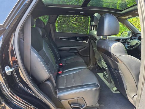 Used 2019 Kia Sorento SX FWD image 41
