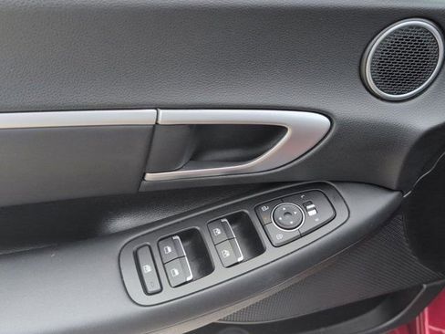 Used 2025 Hyundai Sonata SEL FWD image 13
