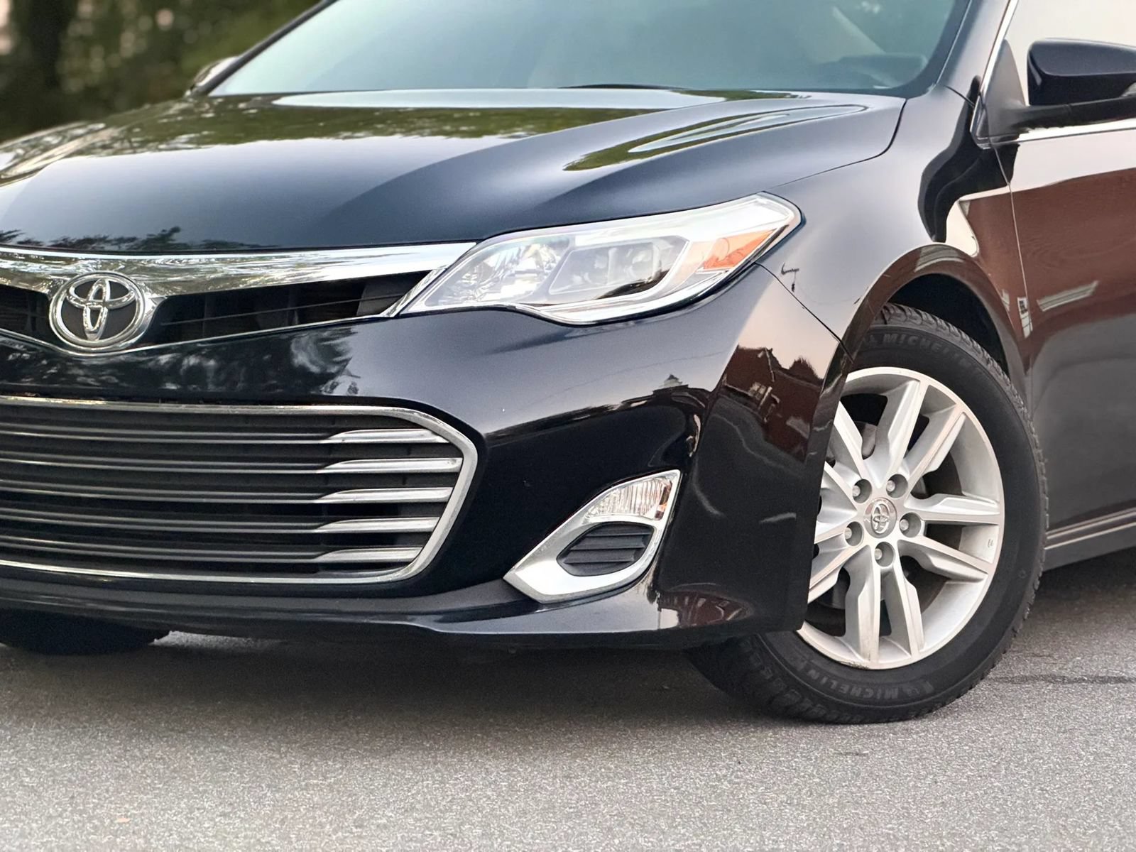 Used 2015 Toyota Avalon XLE FWD image 3