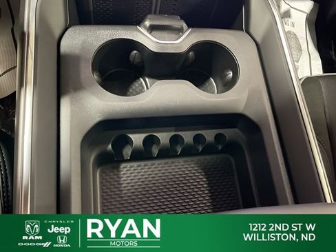 New 2026 RAM 2500 Laramie AWD/4WD image 28