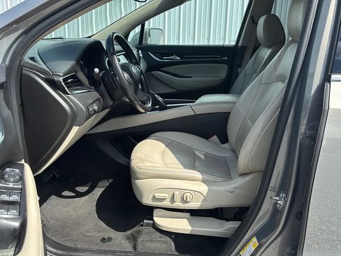 Used 2018 Buick Enclave Essence AWD/4WD image 22
