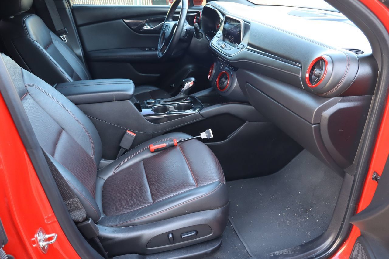 Used 2019 Chevrolet Blazer RS w/ Sun and Wheels Package FWD image 17