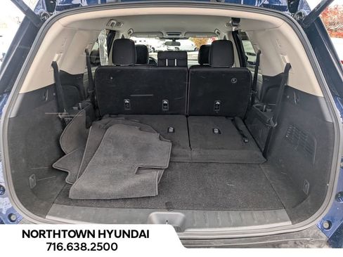 Used 2025 Nissan Pathfinder SV image 38