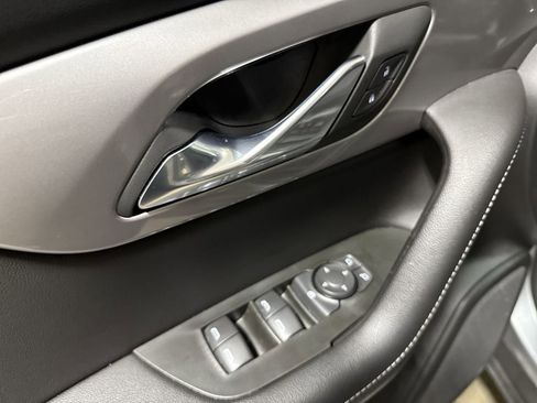 Used 2025 Chevrolet Blazer LT FWD image 20