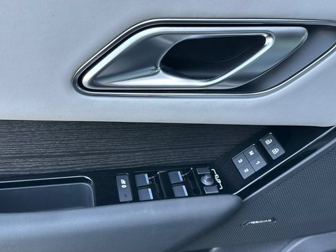 Certified 2026 Land Rover Range Rover Velar Dynamic SE AWD/4WD image 10