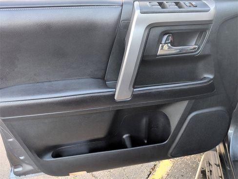 Used 2016 Toyota 4Runner SR5 image 15