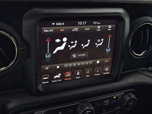 Used 2021 Jeep Wrangler Unlimited Sahara AWD/4WD image 14