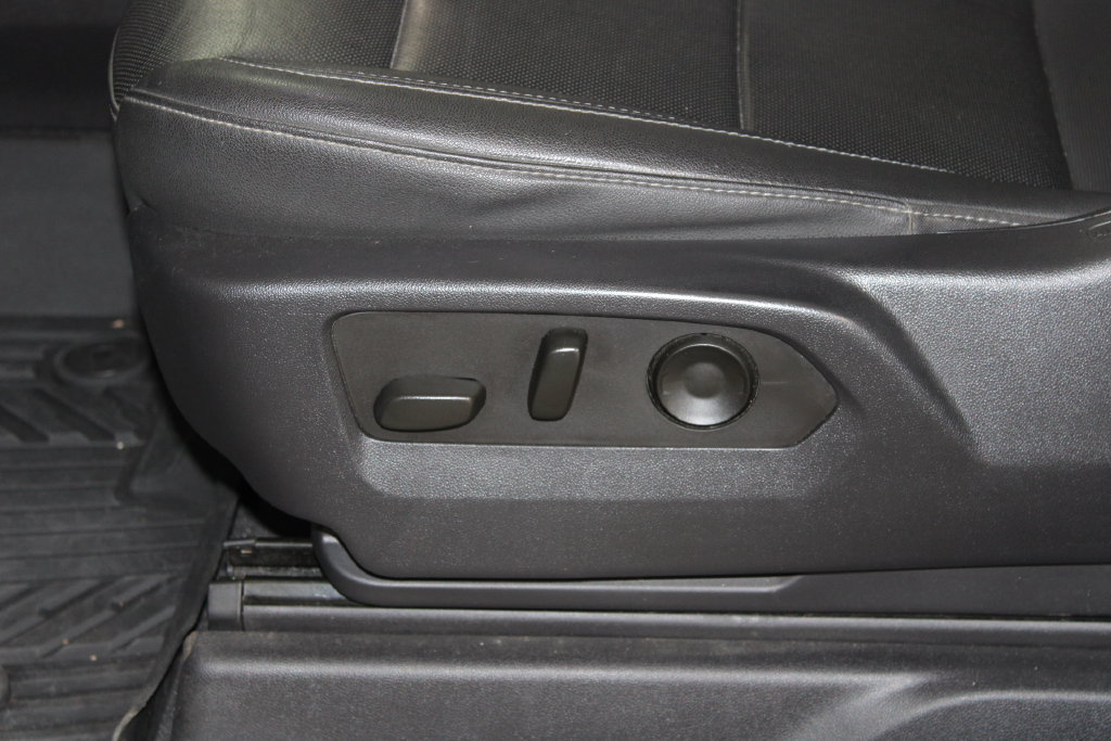 Used 2023 Chevrolet Silverado 1500 LTZ AWD/4WD image 23