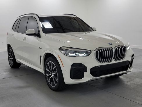 Used 2022 BMW X5 xDrive45e w/ M Sport Package image 2