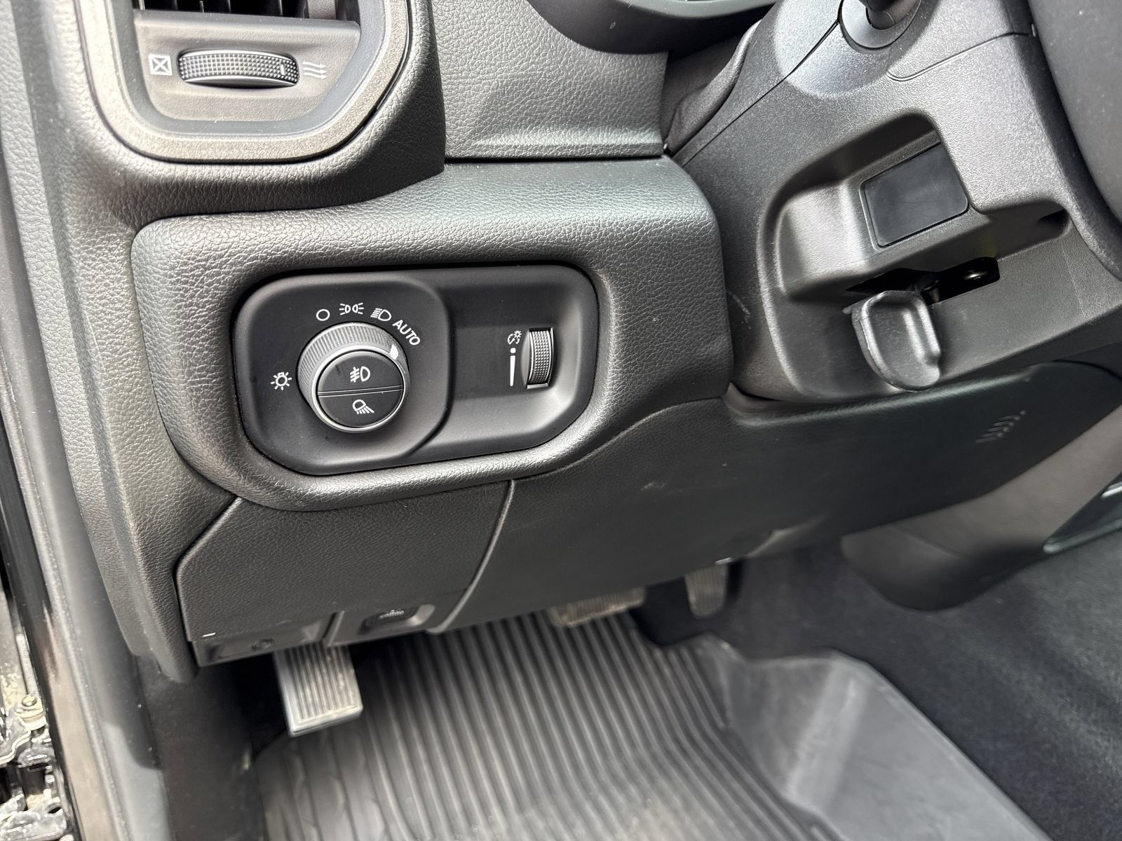 Used 2025 RAM 2500 Tradesman AWD/4WD image 34