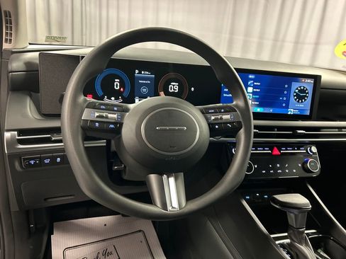 Used 2025 Hyundai Tucson SEL image 13