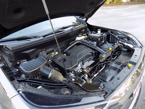 Used 2023 GMC Terrain SLE w/ Driver Convenience Package image 33