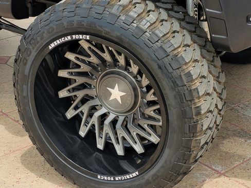 Used 2017 Ford F250 Lariat w/ Lariat Value Package image 7