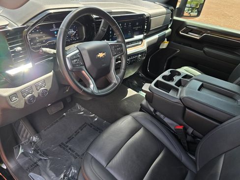 Used 2024 Chevrolet Silverado 3500 LT w/ Convenience Package AWD/4WD image 10