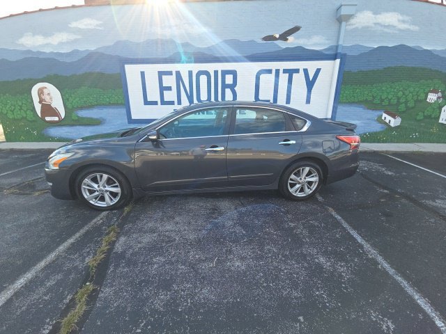 Used 2013 Nissan Altima 2.5 SL w/ Technology Pkg FWD image 4