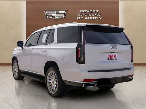 Used 2024 Cadillac Escalade Premium Luxury image 3