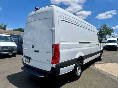 Used 2024 Mercedes-Benz Sprinter 2500 image 5