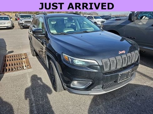 Used 2019 Jeep Cherokee Limited image 1