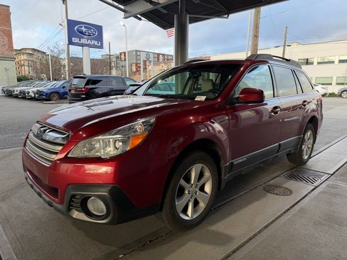 Used 2014 Subaru Outback 2.5i Premium image 3