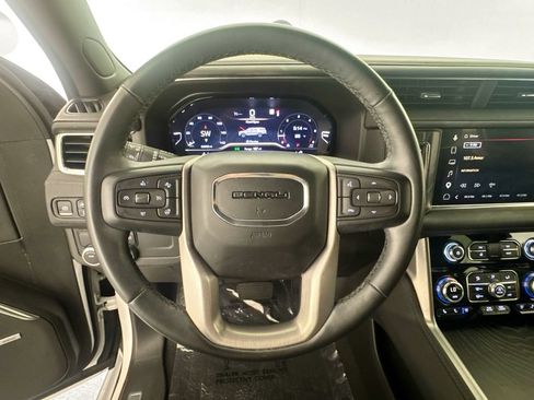 Used 2023 GMC Yukon Denali RWD image 11
