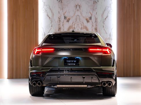 Used 2023 Lamborghini Urus Performante AWD/4WD image 5