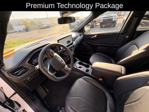Used 2025 Ford Escape ST-Line Elite w/ Premium Technology Package image 13