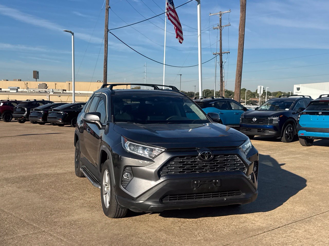 Used 2019 Toyota RAV4 XLE FWD image 3