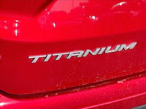 Used 2022 Ford Edge Titanium AWD/4WD image 25
