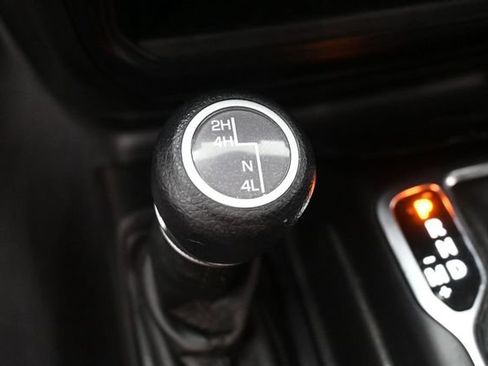 Used 2021 Jeep Gladiator Sport AWD/4WD image 25